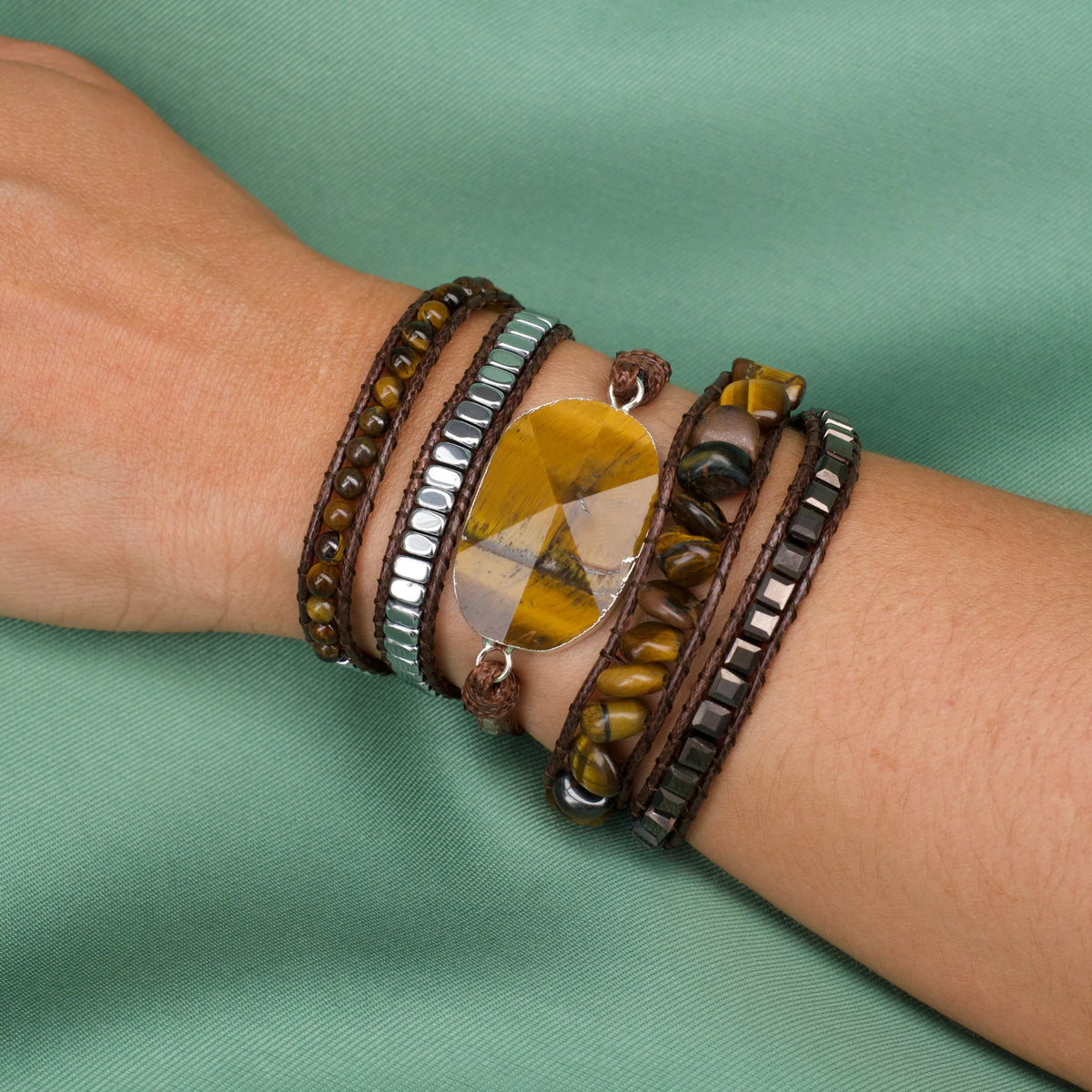 Pulseira Royal de Olho de Tigre com fecho ajustável e acabamento artesanal
