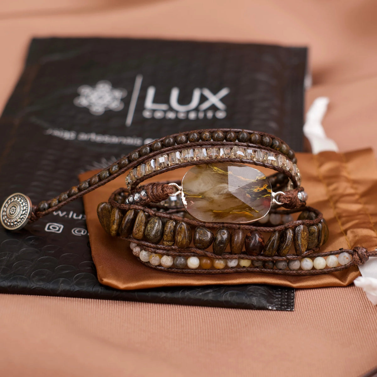 Pulseira Verona de Bronzita em design artesanal de múltiplas voltas
