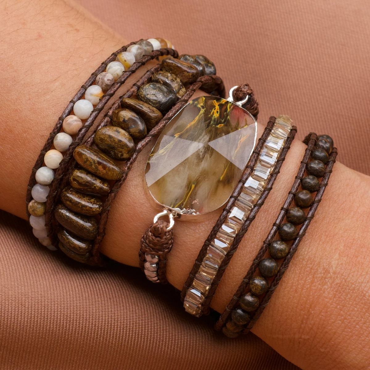 Pulseira Verona de Bronzita feita artesanalmente com pedras naturais